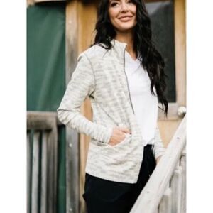 Zyia Active Cream Combo Jacket - Size Medium